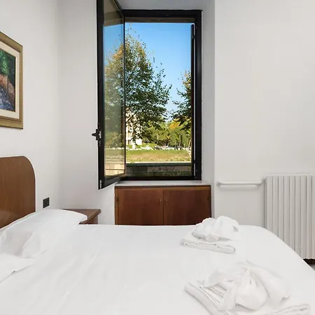 Flats4rent Regaste *